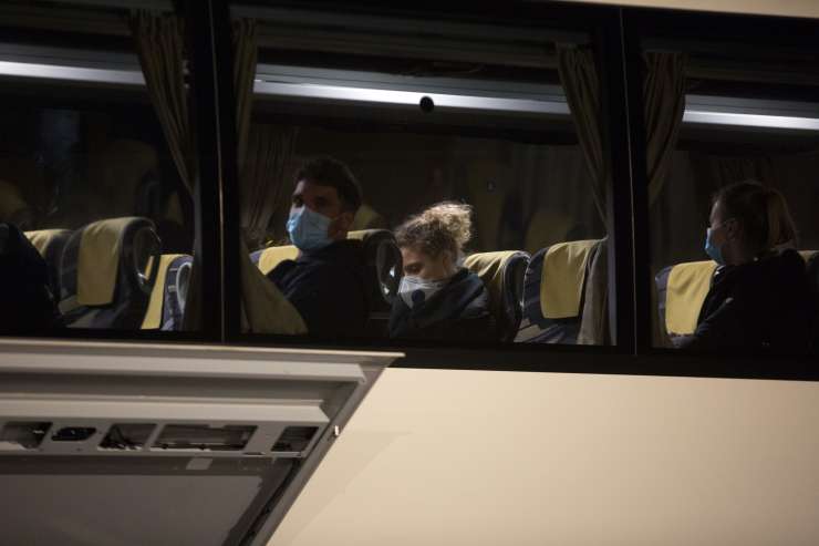Osebna izpoved potnika iz Madrida, ki je v karanteni v hotelu Epic v Postojni: ne drži, da smo že v Španiji opravili testiranja