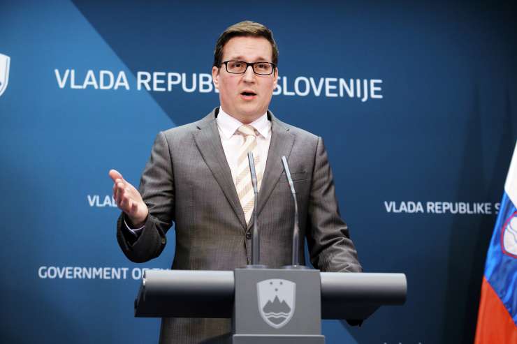 Minister Koritnik o županji Semiča Kambičevi: Ne bi smela več opravljati svoje funkcije