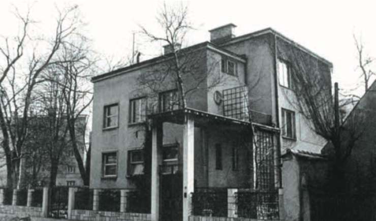 V to vilo se je vselil komunistični krvnik Ivan Maček - Matija: zgodba o leta 1945 zaplenjenih vilah