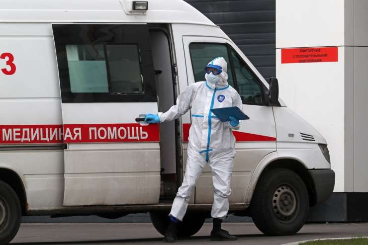 Rusija že šesti dan zapored z več kot 10.000 novimi okužbami s koronavirusom