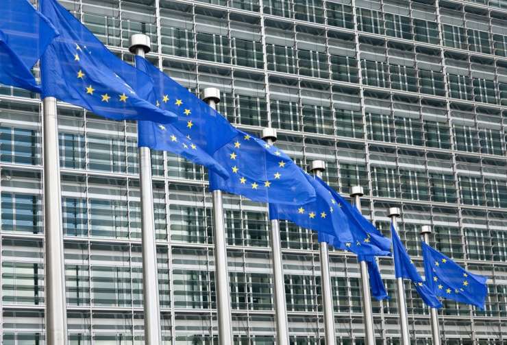 Evropski poslanci od Bruslja zahtevajo ukrepanje glede Slovenije