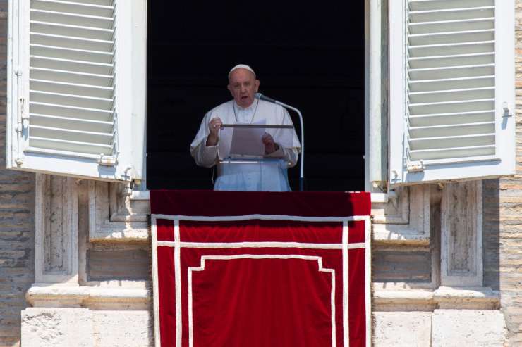 Papež Frančišek: Ni desne in leve Cerkve, Bog tega ne vidi tako