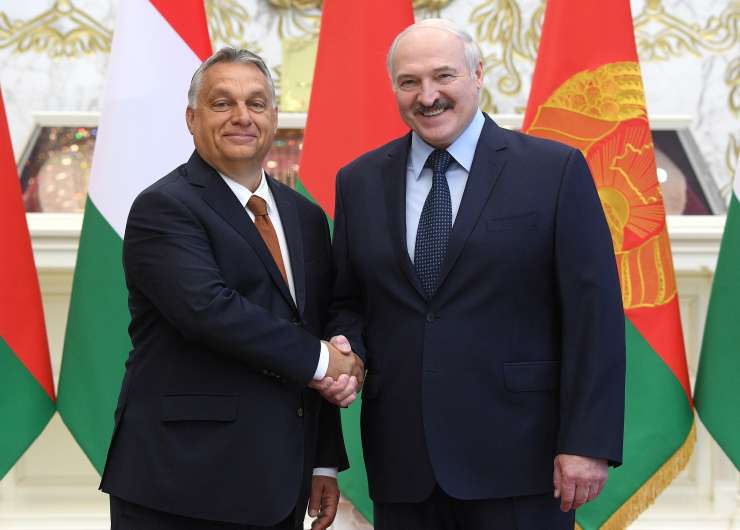 Orban obiskal "zadnjega diktatorja v Evropi" in EU pozval, naj ukine sankcije proti Belorusiji