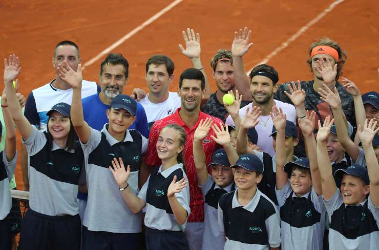 Đokovićev oče teniški svet hujska na Bolgara Dimitrova, a tenisači za polomijo Adria toura krivijo Đokovića