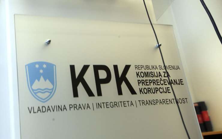 KPK prejela prijavo glede Golobovega premoženja: to pravijo v komisiji