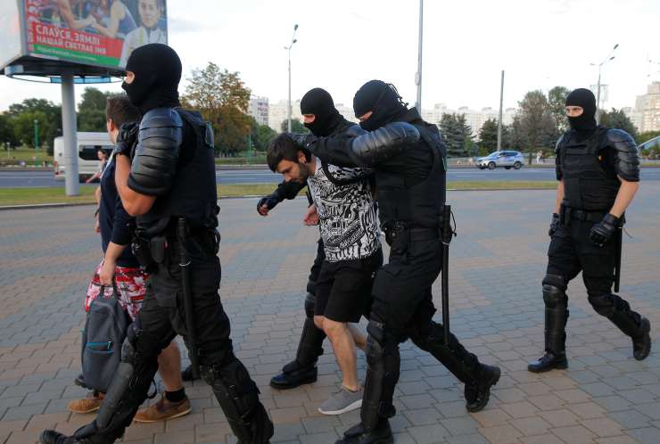 Na protestih proti Lukašenku več kot 250 aretacij