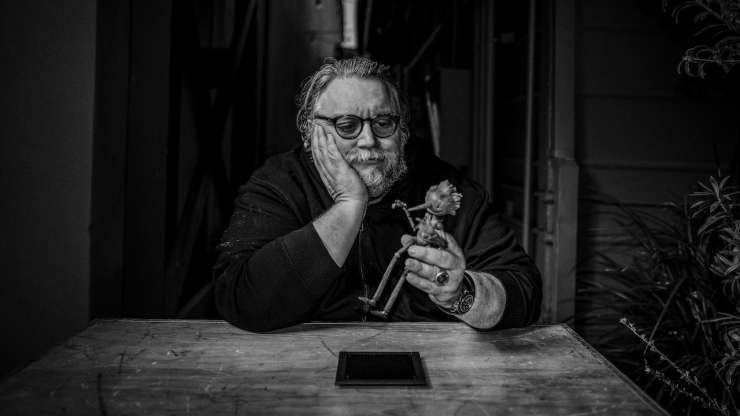 Oskarjevec Guillermo del Toro dela novega animiranega Ostržka z zvezdniško zasedbo glasov