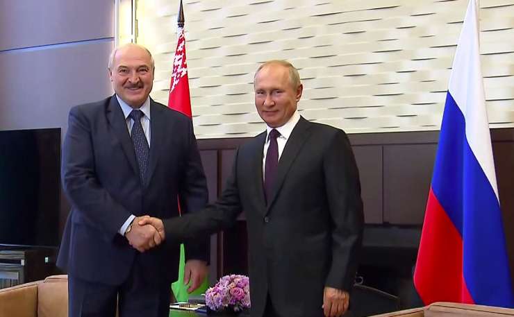 Diktator Lukašenko je Putina zaprosil za več novih vrst orožja