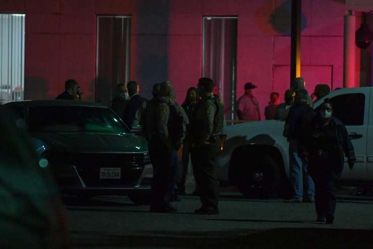 V Los Angelesu ustreljena dva policista, pred bolnišnico zbrani protestniki so jima vzklikali, naj crkneta