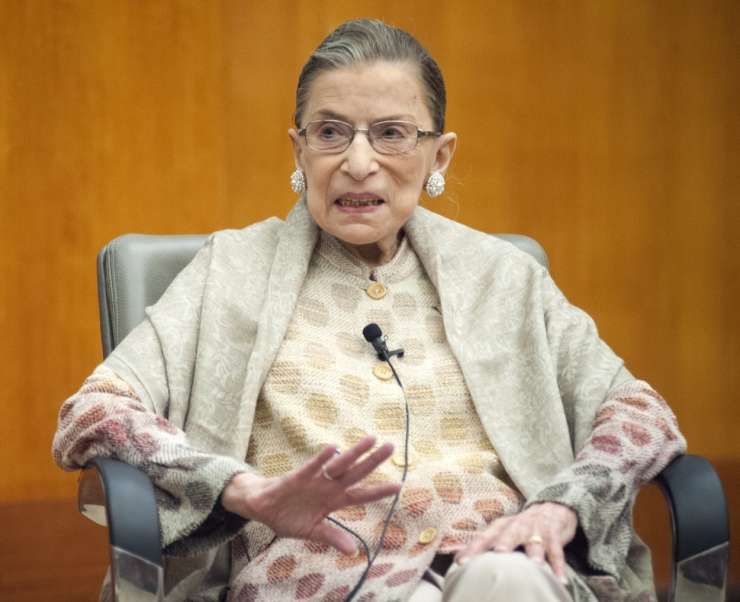 Umrla je liberalna vrhovna sodnica ZDA Ruth Bader Ginsburg, začenja se boj za njenega naslednika