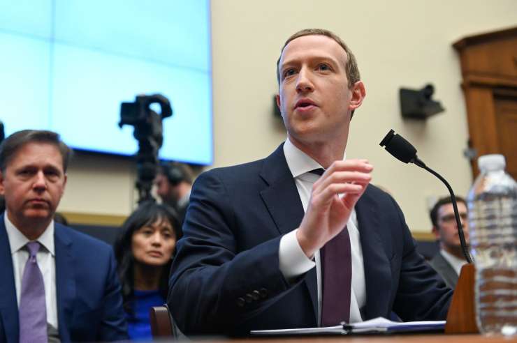 Facebook bo prepovedal nadlegovanje javnih osebnosti