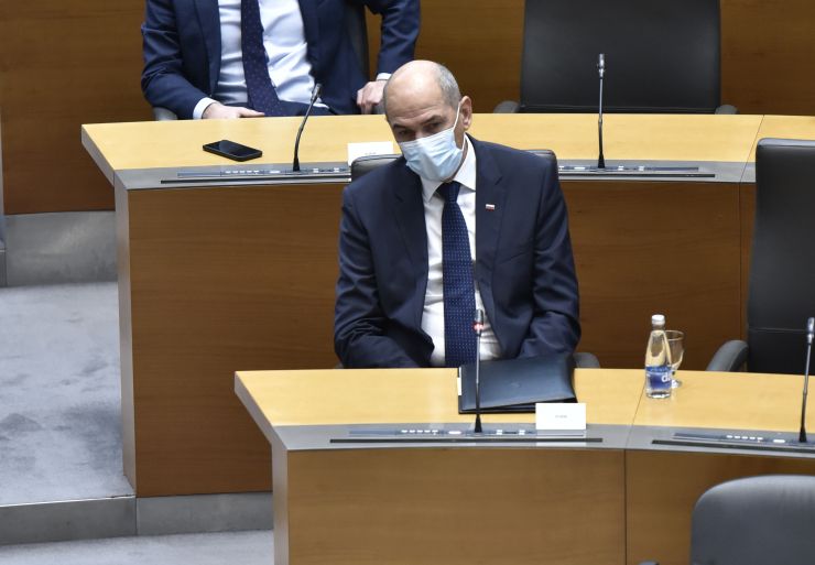 Janši se vrača, kar je sam počel drugim: vložil je pet ustavnih obtožb zoper takratne voditelje, zdaj pa je sam na tapeti opozicije - Vimarsana News