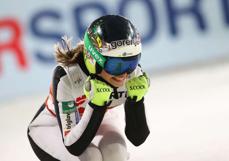 Nika Križnar je po dveh medaljah s SP odločena postati še najboljša skakalka sezone