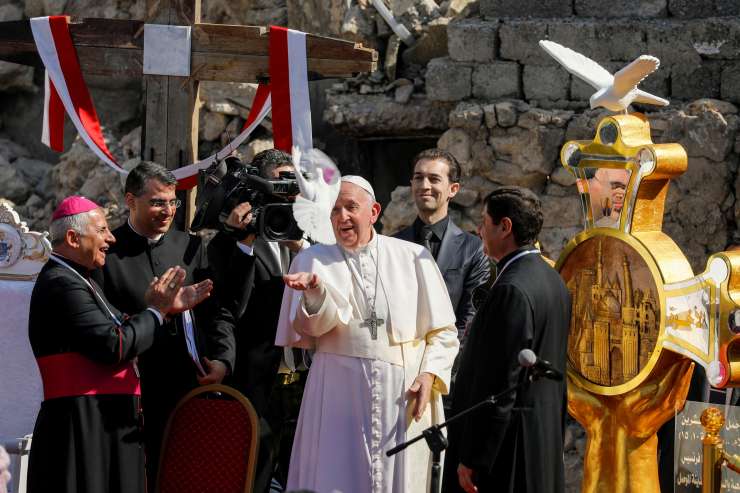 Papež molil za žrtve džihadistov Islamske države