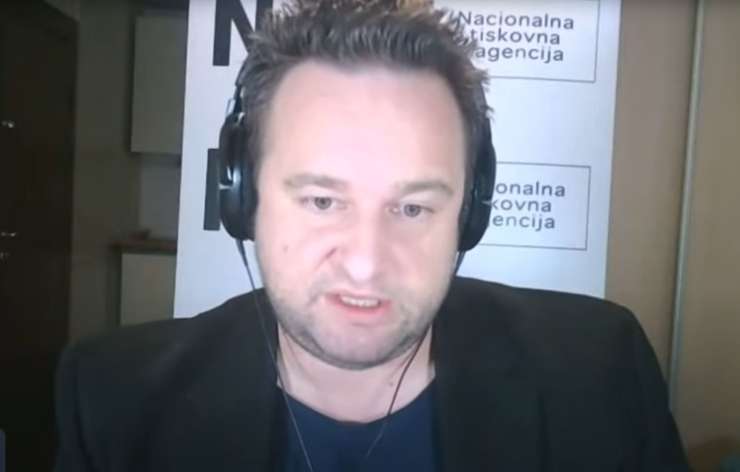 Nova24tv odslovila novinarja Aleša Ernecla, ki se je hvalil, da je naredil "fašistični medij", bližnjemu Janševemu sodelavcu Gorenaku pa je zabrusil: Sramujem se vas!