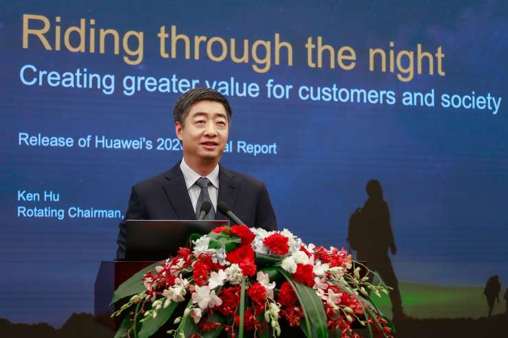 Huawei lani z rekordnim dobičkom, a upočasnjeno rastjo prihodkov