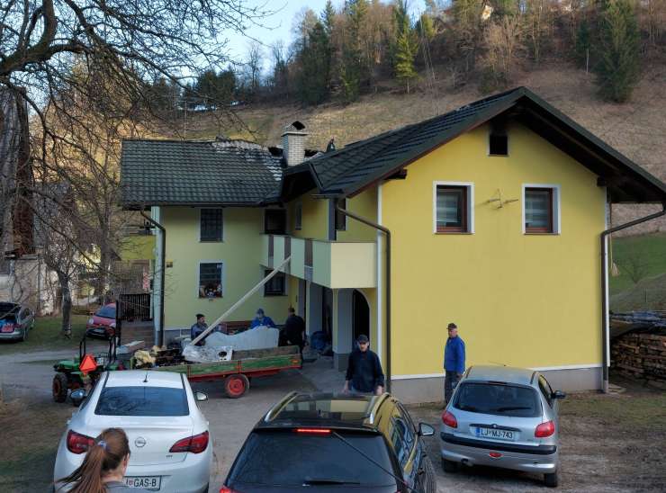 Le streljaj od doma Primoža Rogliča je družina v ognju ostala brez strehe nad glavo (FOTO)