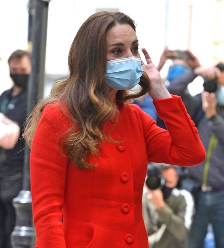 Kate Middleton izdala knjigo, takoj je postala najbolj prodajana.
