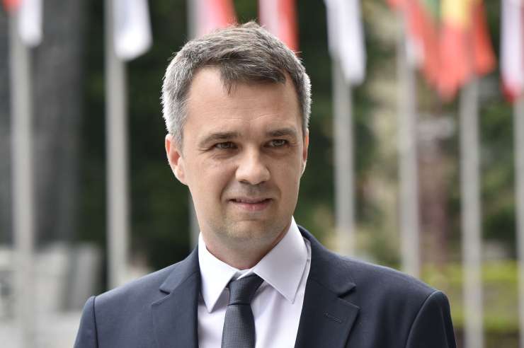 Minister Dikaučič v sodni preiskavi zaradi davčne zatajitve