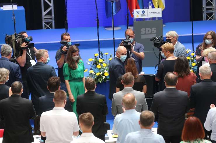 Orban, Plenković, Kurz in drugi nagovorili delegate SDS (FOTO)
