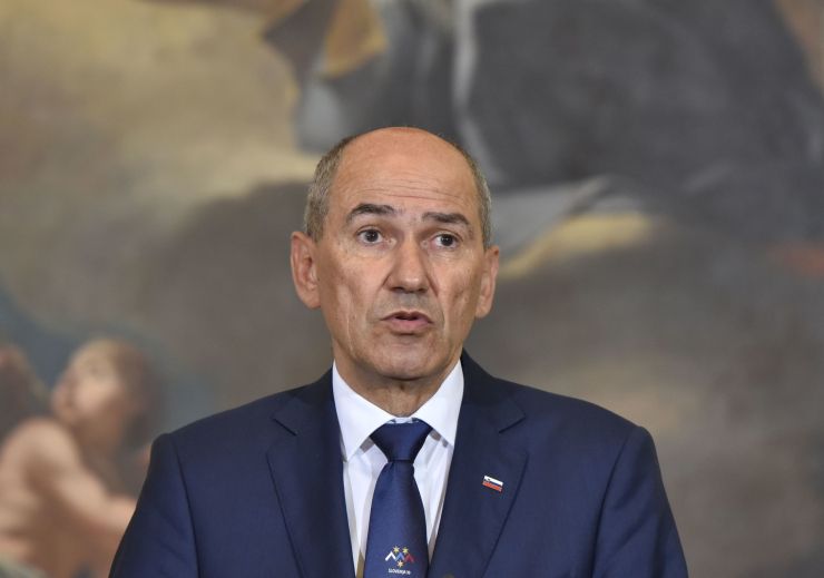 Z zakonom o vladi se potaplja tudi vlada - Vimarsana News