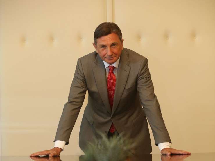 Anketa: Pahor, policija in zdravstvo izgubljajo zaupanje ljudi