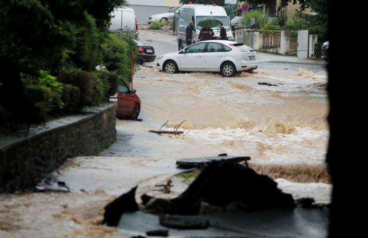 Poplave v Nemčiji: število mrtvih narašča
