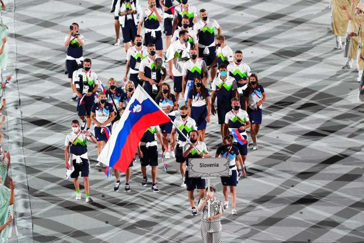 Olimpijske igre so se začele: tako so na stadion prikorakali slovenski olimpijci (FOTO in VIDEO)