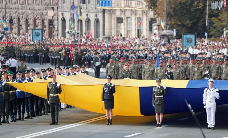 Vsi čakajo, da v Ukrajini poči, a slovenski diplomati ostajajo v Kijevu