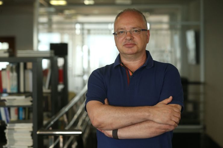 Dejan Verčič: Fotografije Janše z jahte so najverjetneje prišle na dan kot vložki v ločitvi Eve Erjavec in Andreja Marčiča - Vimarsana News