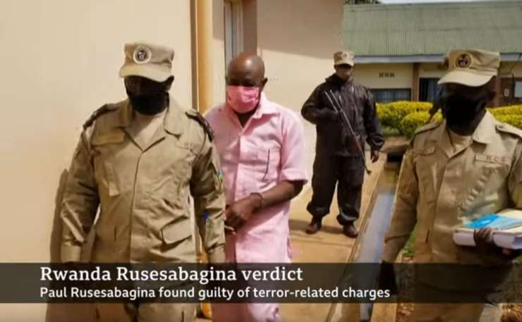 Slavljeni junak 'hotela Ruanda' v domovini velja za terorista