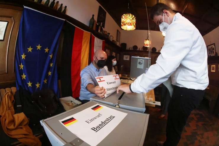 Nemške volitve: SPD veča prednost pred CDU/CSU