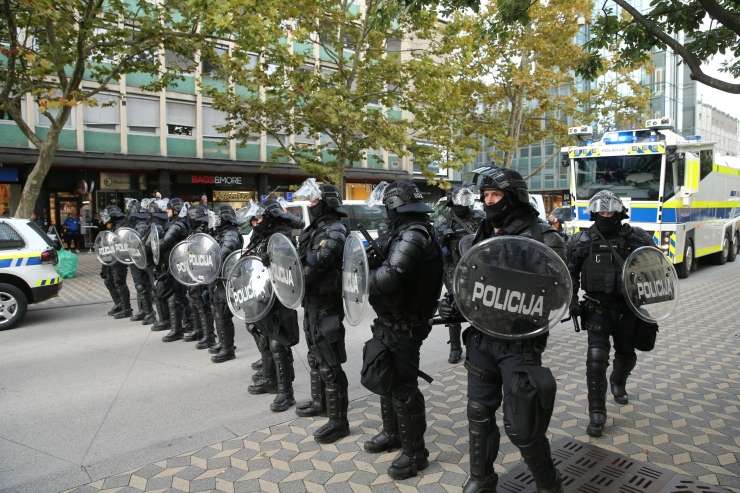 Policija straži center Ljubljane: danes novi protesti?