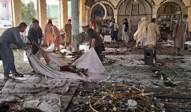 V napadu na šiitsko mošejo v Afganistanu ubitih več deset ljudi
