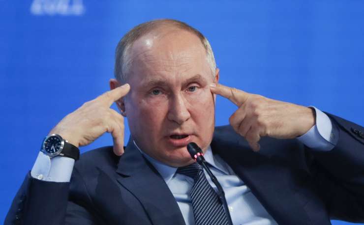 Obveščevalci: Putin bi lahko že januarja s 175.000 vojaki napadel Ukrajino