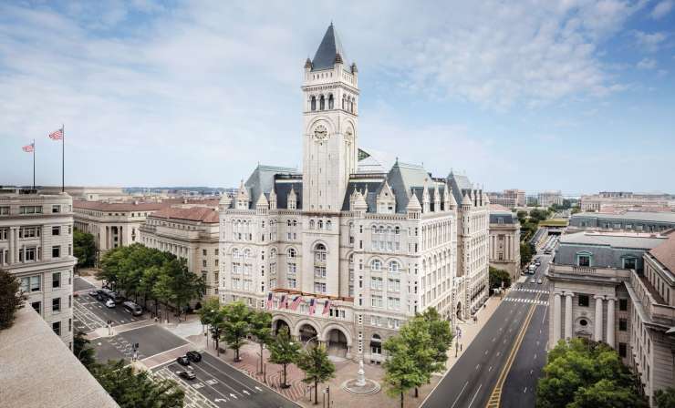 Trump za 375 milijonov dolarjev prodaja svoj hotel v Washingtonu