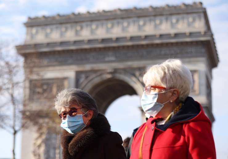 V Parizu znova obvezne maske na prostem