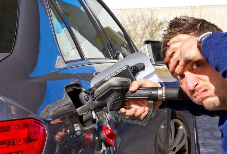 Gorivo se bo podražilo: vlada ustavila regulacijo cen bencina in dizla