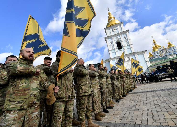 Bataljon Azov je sestavljen iz ukrajinskih domoljubov, ne pa neonacistov, pravi profesor iz Mariupola za Reporter