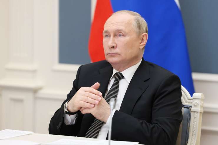 Putin ukazal vojski: Nadaljujte z ofenzivo v Ukrajini
