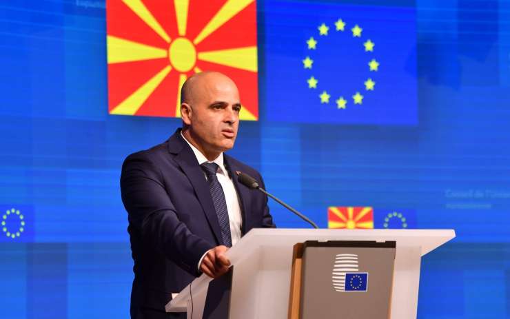 Makedonski premier Kovačevski odločen obraniti makedonščino v EU