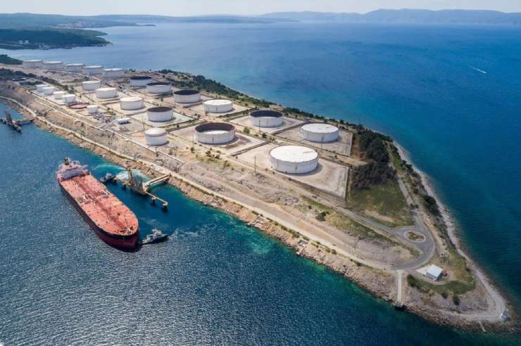 Hrvaška preprečila Srbiji uvoz ruske nafte prek Janafa