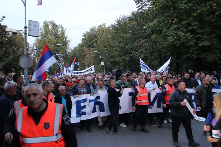 Protestniki v Republiki Srbski: Dodik je ukradel zmago