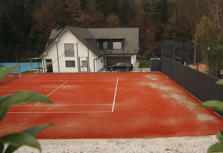 To je slovenska hiša Luke Dončića za 1,84 milijona evrov: razkošje ob golf igrišču Smlednik (FOTO)