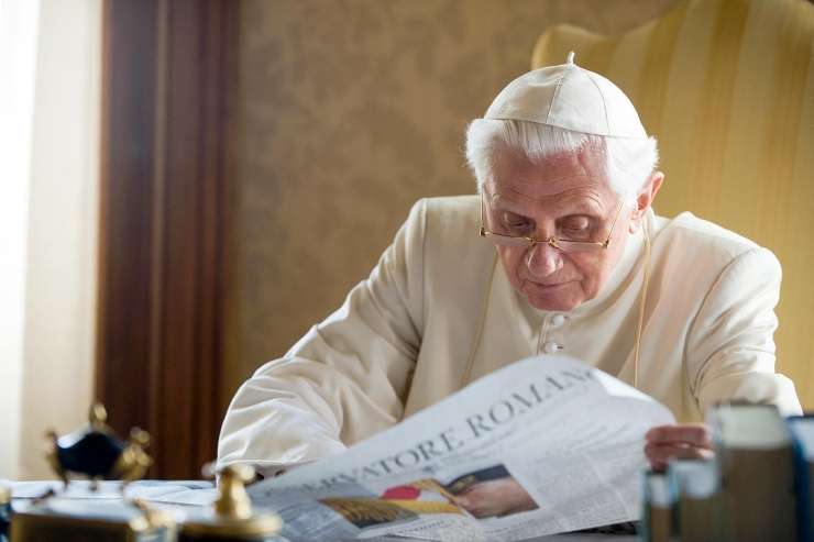 V Ljubljani žalna knjiga za papeža Benedikta XVI.