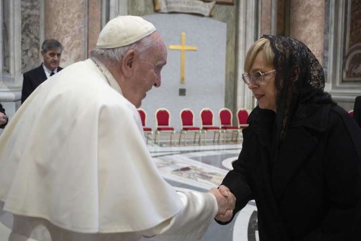 Kako se je Nataša Pirc Musar mrežila na papeževem pogrebu: poglejte, koga vse je spoznala (FOTO)