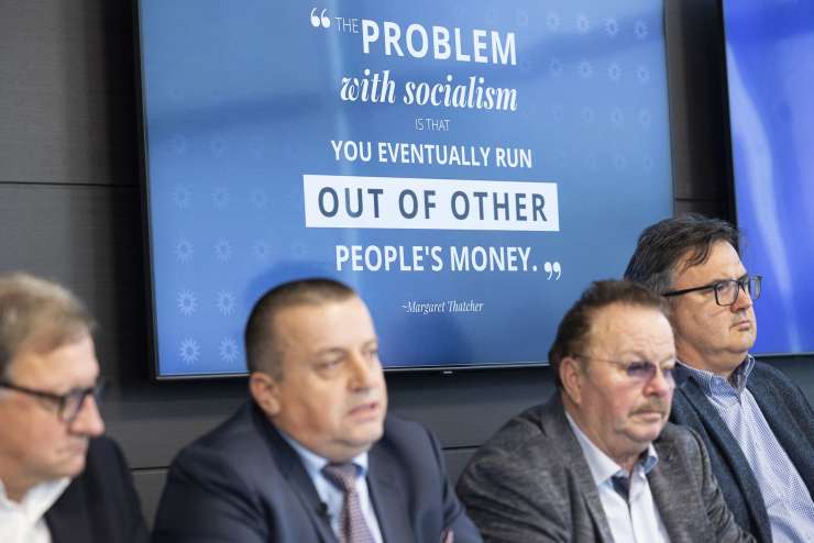 Joc Pečečnik in podjetniki z Margaret Thatcher proti vladi in socializmu