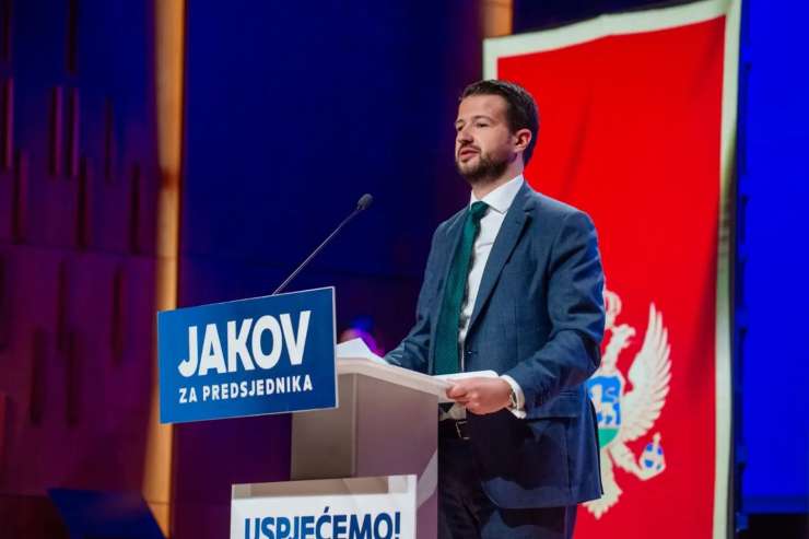 Novi predsednik Črne gore je novinec Milatović, Đukanović se po 33 letih poslavlja
