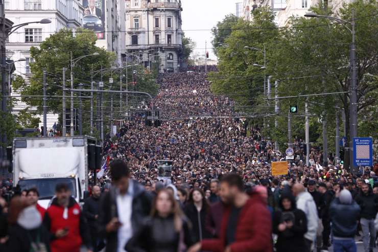Beograjske ulice napolnili protestniki proti nasilju