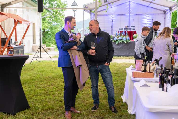 13. Festival des blauen Weihrauchs auf der Burg Sevniška